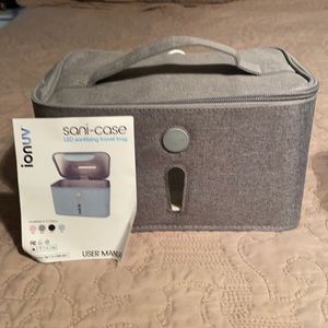 LED sanitizing travel bag NWOT